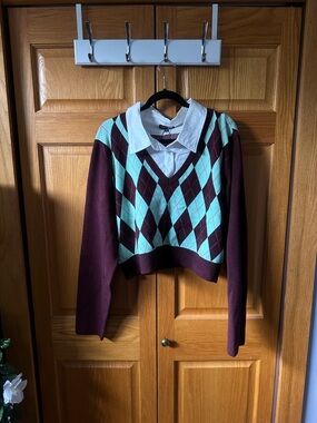 Mint and Burgundy Argyle Cropped V-Neck Sweater